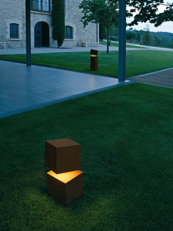Лампа из бетона, дизайн - Xuclà & Alemany 